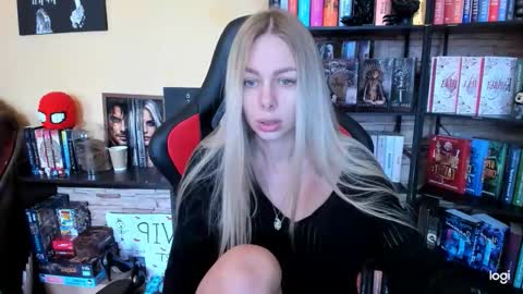 Snapshot of library_girl chatting on 04/07/26, 08:15 Anna online show from 04/07/26, 08:15