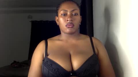Snapshot of lick_my_pussyyy226651 chatting on 05/27/26, 06:38 caira online show from 05/27/26, 06:38