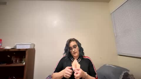 Snapshot of lickmelolliee chatting on 12/14/24, 12:55 AllieAustyn online show from 12/14/24, 12:55