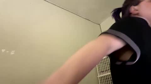 Snapshot of lickmelolliee chatting on 02/23/25, 10:17 AllieAustyn online show from 02/23/25, 10:17