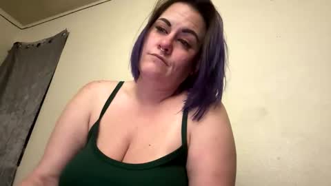 Snapshot of lickmelolliee chatting on 02/28/25, 06:54 AllieAustyn online show from 02/28/25, 06:54