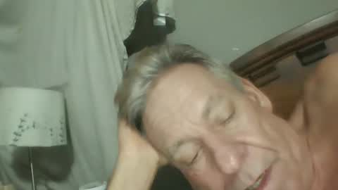 Snapshot of lickmysnowballs chatting on 01/17/25, 09:39 lickmysnowballs online show from 01/17/25, 09:39