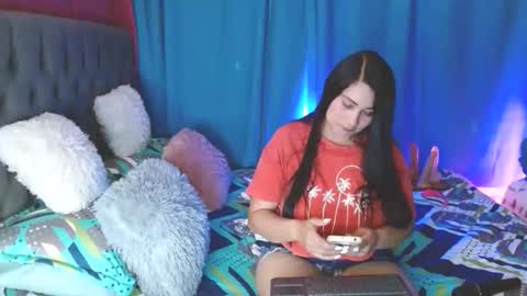 Snapshot of licy_klein chatting on 04/09/26, 05:40 Isa online show from 04/09/26, 05:40