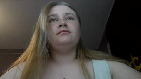 Snapshot of light_lunaa chatting on 06/27/26, 03:28 light_lunaa online show from 06/27/26, 03:28
