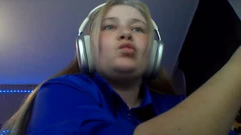 Snapshot of light_lunaa chatting on 06/28/26, 03:18 light_lunaa online show from 06/28/26, 03:18