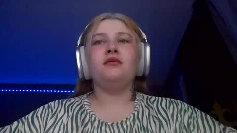 Snapshot of light_lunaa chatting on 06/29/26, 03:34 light_lunaa online show from 06/29/26, 03:34