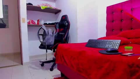 Snapshot of lightboy0 chatting on 10/27/25, 06:23 lightboy0 online show from 10/27/25, 06:23