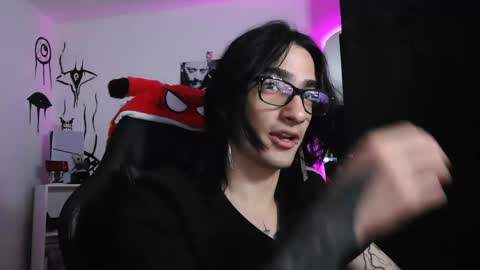 Snapshot of lightning_ezio chatting on 12/20/25, 04:41 Ezio online show from 12/20/25, 04:41