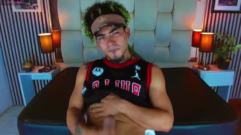 Lihan online show from 11/11/25, 04:18