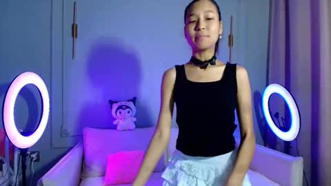 Lihn Pham online show from 12/17/25, 03:45