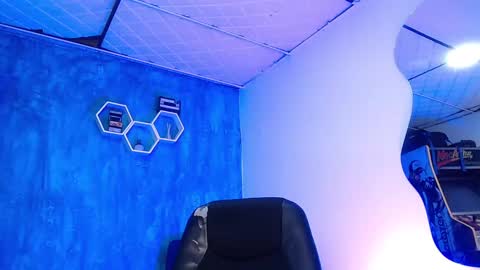 Daniel online show from 02/13/25, 04:39