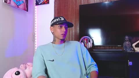 Daniel online show from 11/25/25, 03:01