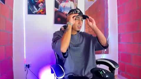 Snapshot of liiaam_lee_ chatting on 03/15/26, 01:17 Daniel online show from 03/15/26, 01:17