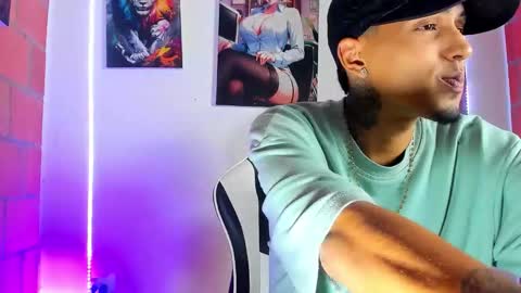 Snapshot of liiaam_lee_ chatting on 03/21/26, 11:30 Daniel online show from 03/21/26, 11:30