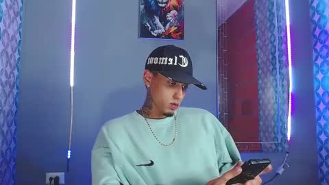 Snapshot of liiaam_lee_ chatting on 03/27/26, 11:37 Daniel online show from 03/27/26, 11:37