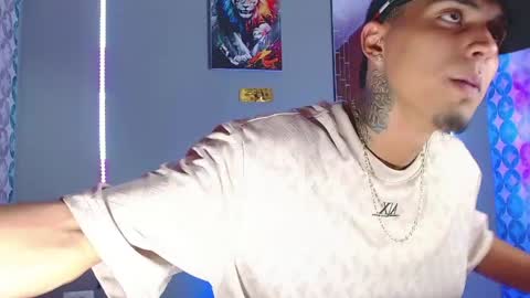 Snapshot of liiaam_lee_ chatting on 04/10/26, 12:05 Daniel online show from 04/10/26, 12:05