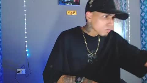 Snapshot of liiaam_lee_ chatting on 06/10/26, 09:35 Daniel online show from 06/10/26, 09:35