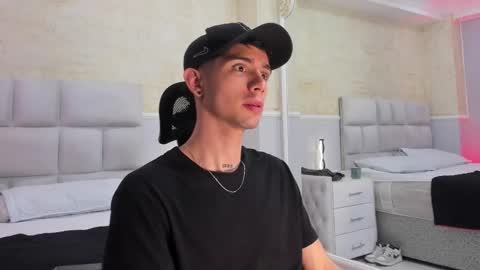 L I I A M online show from 02/04/25, 10:21