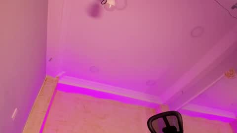 L I I A M online show from 02/12/25, 07:23