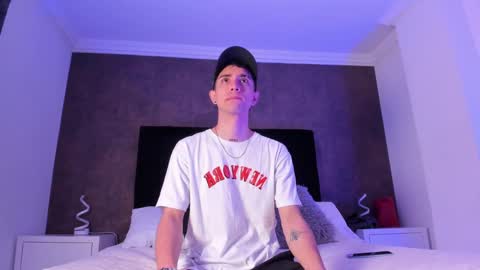 L I I A M online show from 02/19/25, 01:51