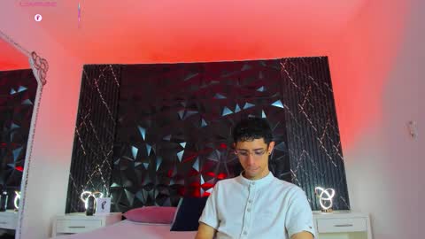 L I I A M online show from 09/21/25, 05:03