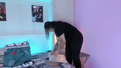         online show from 10/03/25, 11:40