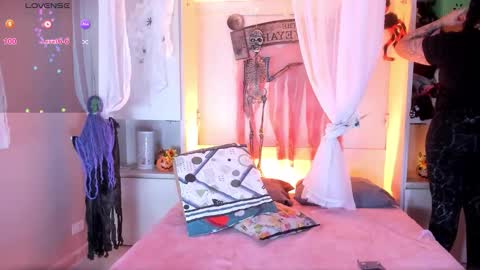         online show from 10/15/25, 11:43