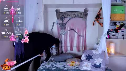         online show from 10/25/25, 11:40