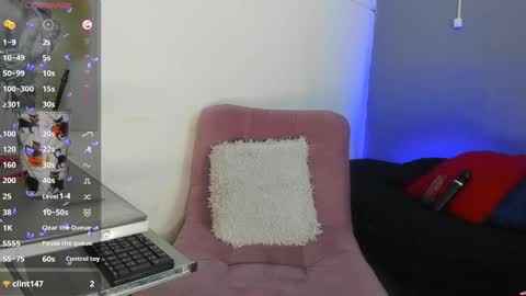 Snapshot of liily_moore chatting on 12/22/24, 08:05 Lily Moore online show from 12/22/24, 08:05