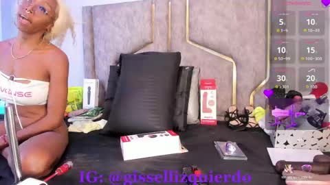 Snapshot of liincostelloo chatting on 05/26/26, 03:57 liincostelloo online show from 05/26/26, 03:57