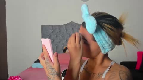 LiisaKiss online show from 01/11/25, 07:05