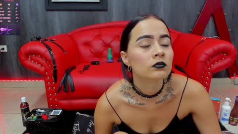 Snapshot of liittledollyx chatting on 01/14/25, 03:36 Nini - online show from 01/14/25, 03:36