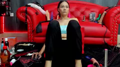 Snapshot of liittledollyx chatting on 02/18/26, 11:28 Nini - online show from 02/18/26, 11:28