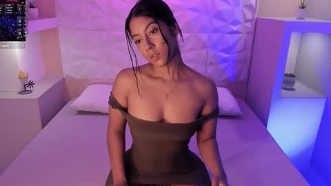 LiizJones online show from 11/19/25, 04:18