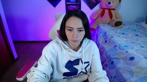 Snapshot of lika_little3 chatting on 11/15/25, 03:37 Liika online show from 11/15/25, 03:37