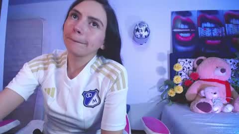 Snapshot of lika_little3 chatting on 06/19/26, 12:26 Liika online show from 06/19/26, 12:26