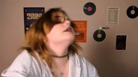 lika_pop online show from 11/17/25, 07:19