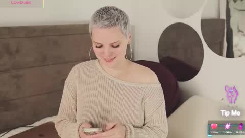 Snapshot of likaaberry chatting on 10/03/25, 10:23 likaaberry online show from 10/03/25, 10:23