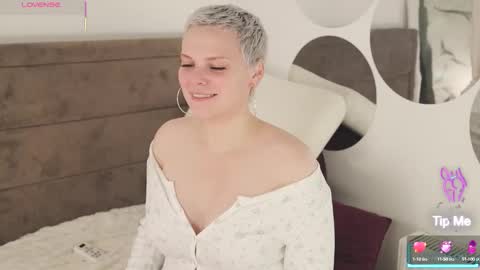 Snapshot of likaaberry chatting on 10/04/25, 10:46 likaaberry online show from 10/04/25, 10:46