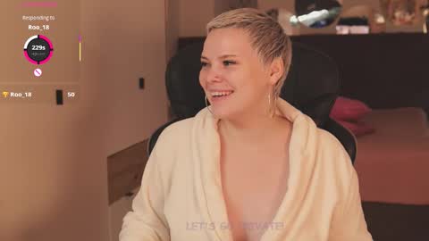 Snapshot of likaaberry chatting on 11/26/25, 12:06 likaaberry online show from 11/26/25, 12:06