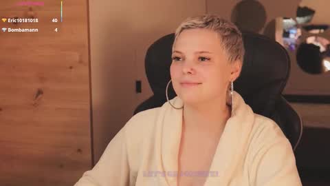 Snapshot of likaaberry chatting on 11/29/25, 11:08 likaaberry online show from 11/29/25, 11:08