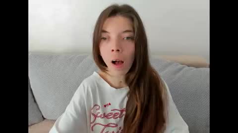 Snapshot of likaaeiston1 chatting on 03/12/26, 06:52 likaaeiston1 online show from 03/12/26, 06:52