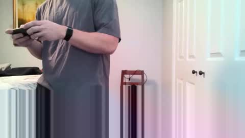 Snapshot of likeaboss820 chatting on 12/15/25, 03:33 likeaboss820 online show from 12/15/25, 03:33