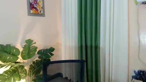 Snapshot of likliklicklengleng chatting on 01/13/25, 07:31 Leng online show from 01/13/25, 07:31