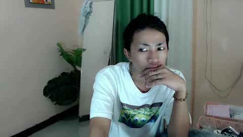 Snapshot of likliklicklengleng chatting on 03/09/25, 03:05 Leng online show from 03/09/25, 03:05