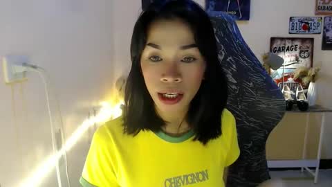 Snapshot of likliklicklengleng chatting on 12/01/25, 04:12 Leng online show from 12/01/25, 04:12