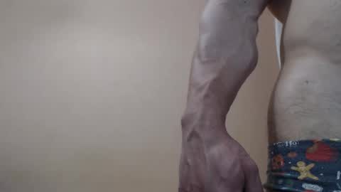 Snapshot of likwidator84 chatting on 01/14/25, 01:04 Maximus online show from 01/14/25, 01:04