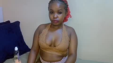 Snapshot of lil__cupcake chatting on 07/14/26, 02:05 lil__cupcake online show from 07/14/26, 02:05