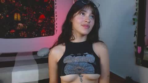 Snapshot of lil_angel7 chatting on 02/13/26, 02:40 lil angel7 online show from 02/13/26, 02:40