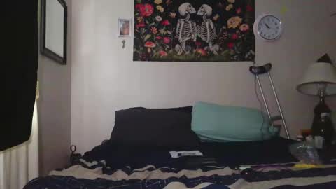 Snapshot of lil_bit_midnightmuse chatting on 03/29/26, 05:02 lil_bit_midnightmuse online show from 03/29/26, 05:02